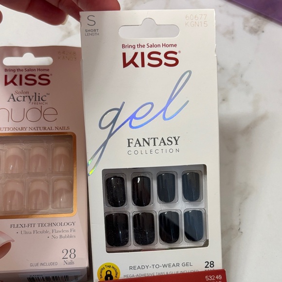 KISS Gel and Everlasting French Nail Set - Nude, Glitter and Black - Picture 4 of 5